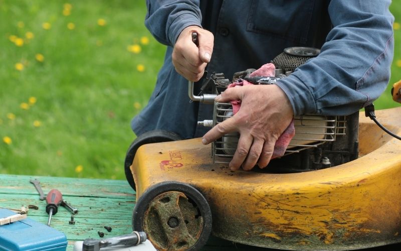 How to drain gas from your lawn mower without a siphon