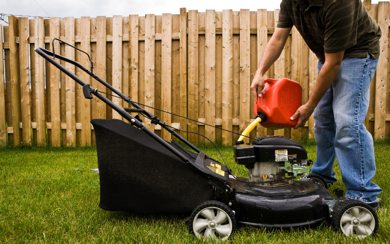 add fresh gas to lawn mower after cleaning