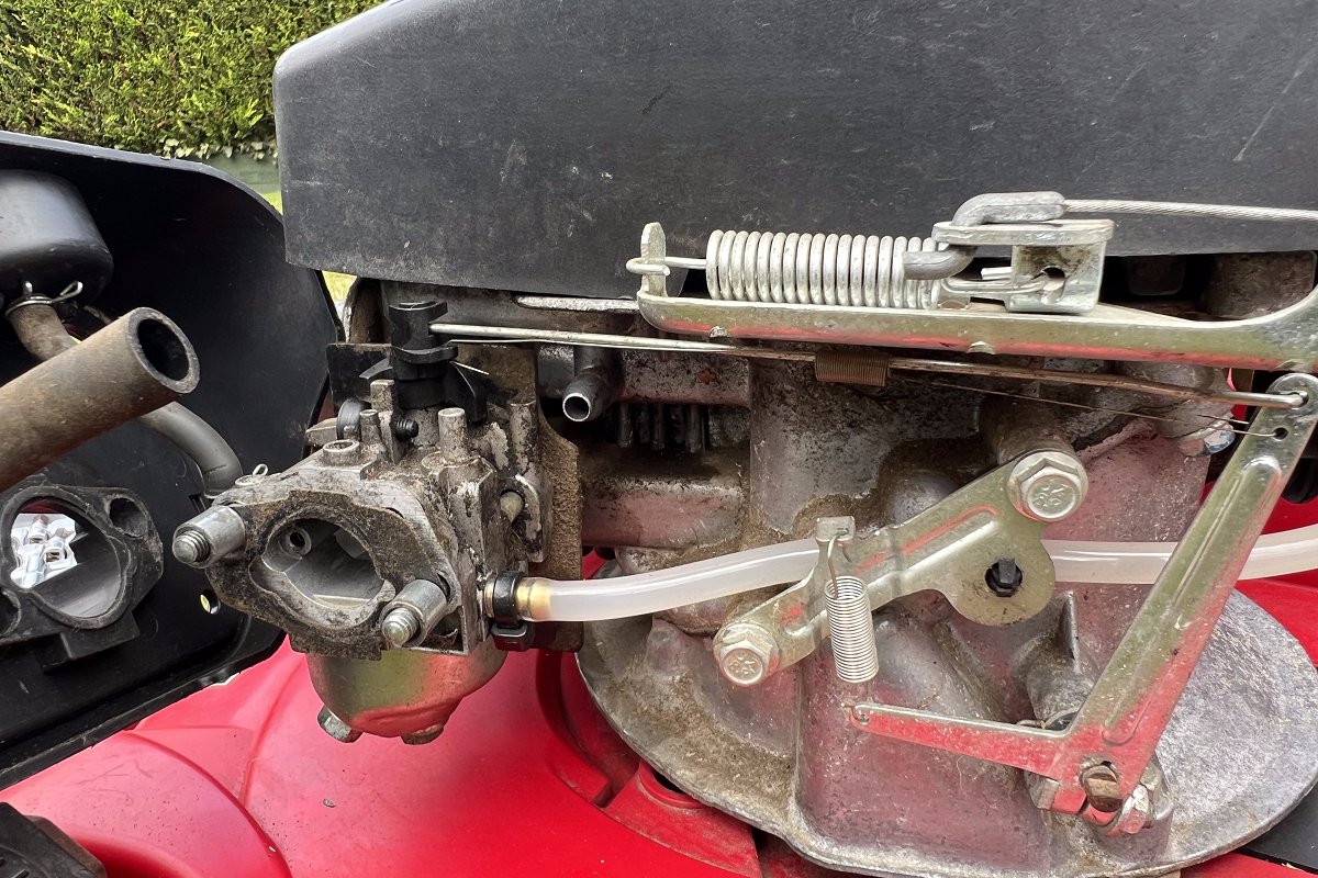 lawn mower carburetor that is dirty and causing issues with starting mower