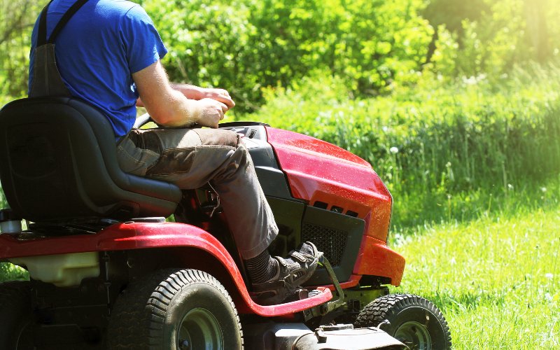 What Causes a Lawn Mower Not to Move? 
