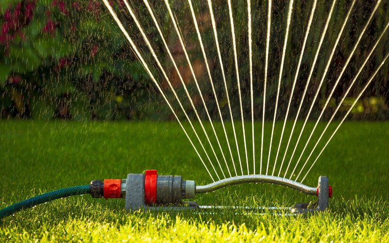 Types_of_Lawn_Sprinklers