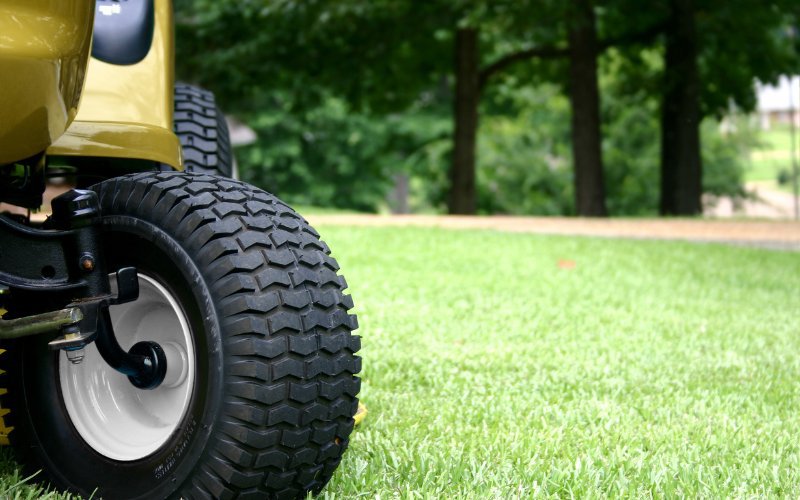 Do_Lawn_Mower_Tires_Have_Tubes