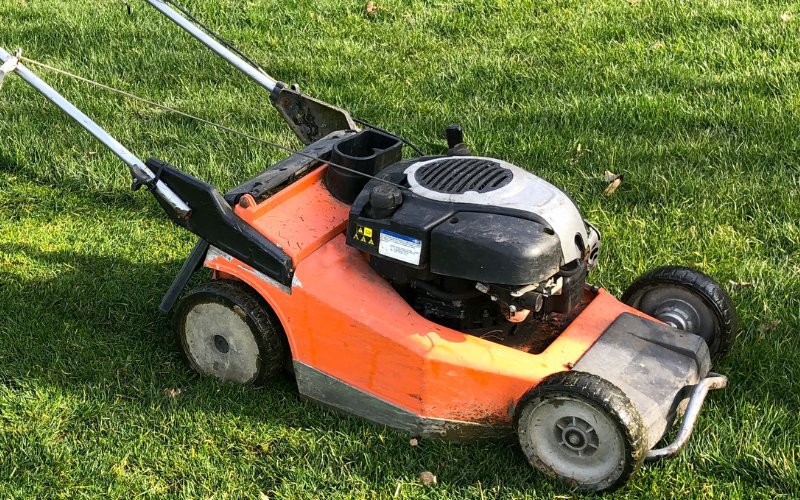 How_to_Remove_a_Stuck_Lawn_Mower_Wheel